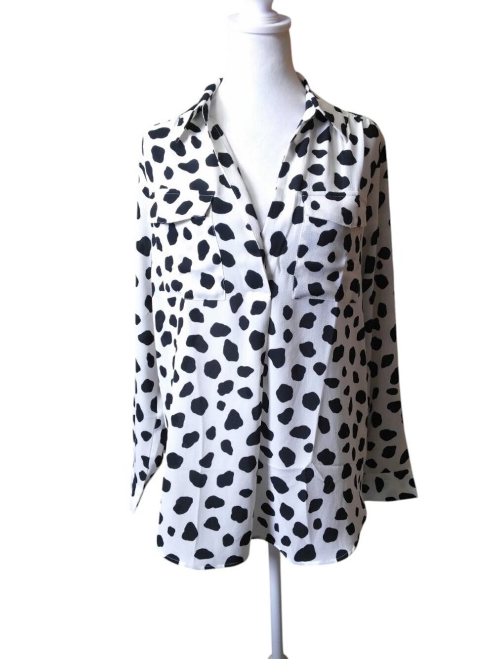 Ann Taylor Black White Cow Print Size Medium Popover Long Sleeve Dressy Top